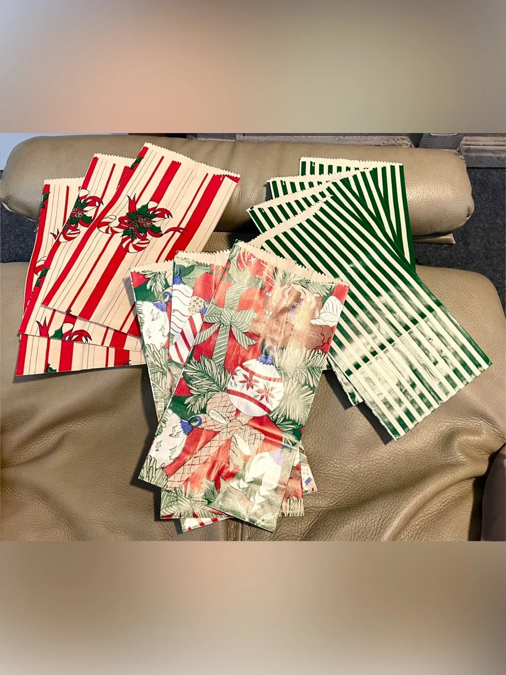 *VINTAGE* Christmas Gift BAGS  - Set Of 10 Bags - Varied Color And Design